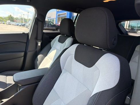 Used 2024 Chevrolet Trax RS FWD image 13