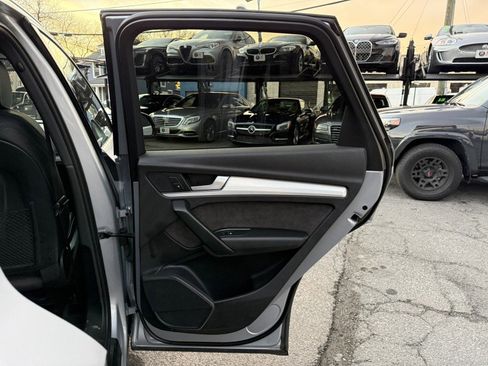 Used 2018 Audi SQ5 Premium Plus w/ Navigation Package image 15