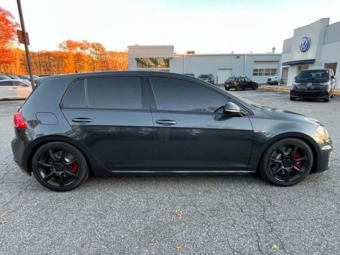 Used 2017 Volkswagen GTI SE image 5