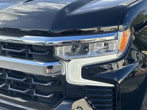 Used 2022 Chevrolet Silverado 1500 LT w/ Protection Package AWD/4WD image 11