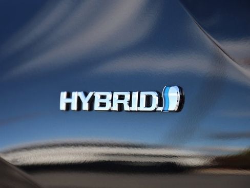 Certified 2022 Toyota Prius XLE w/ Advanced Technology Package image 8