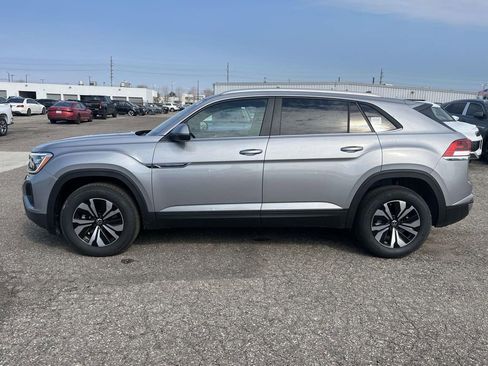 New 2026 Volkswagen Atlas Cross Sport SE AWD/4WD image 2