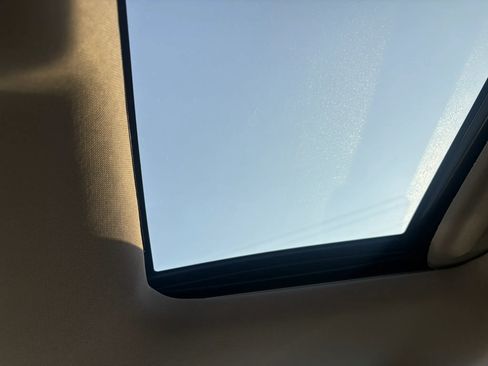 Used 2014 Toyota Highlander XLE FWD image 20
