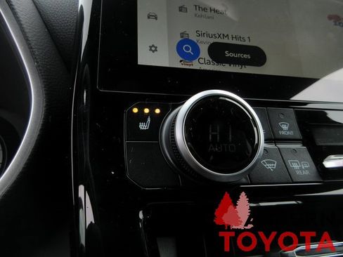 New 2026 Toyota Highlander XSE image 13