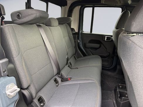 Certified 2025 Jeep Gladiator Willys image 21