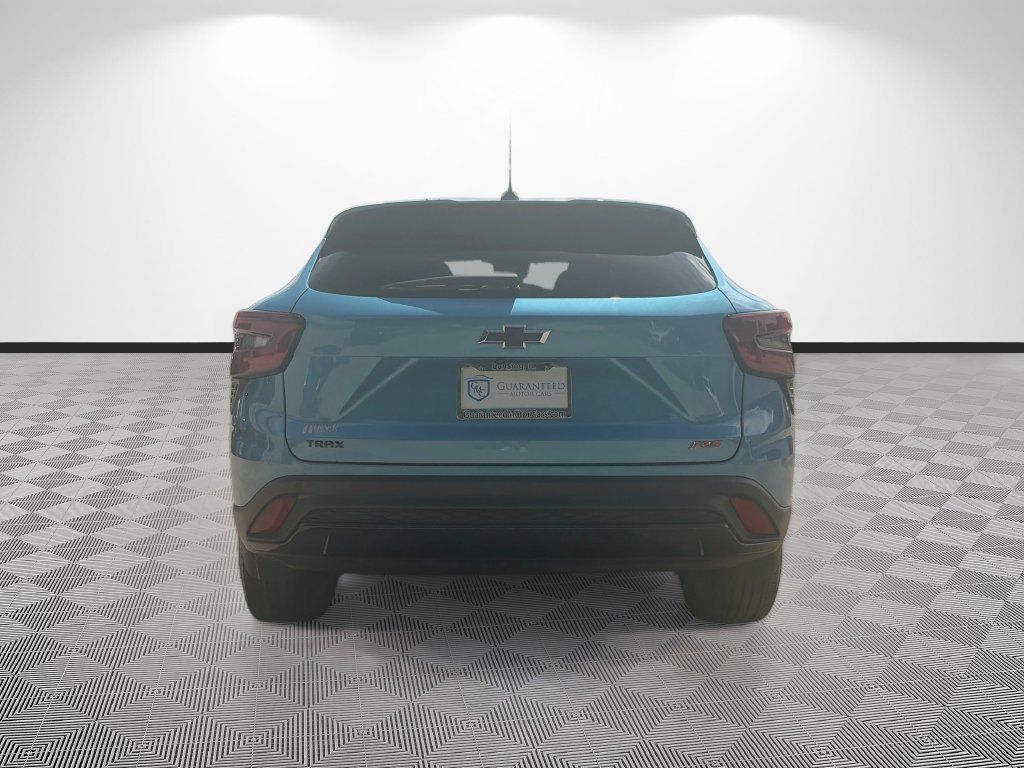 Used 2025 Chevrolet Trax RS w/ Driver Confidence Package FWD image 9