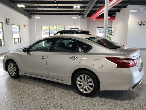 Used 2018 Nissan Altima 2.5 S w/ S Convenience Package FWD image 7
