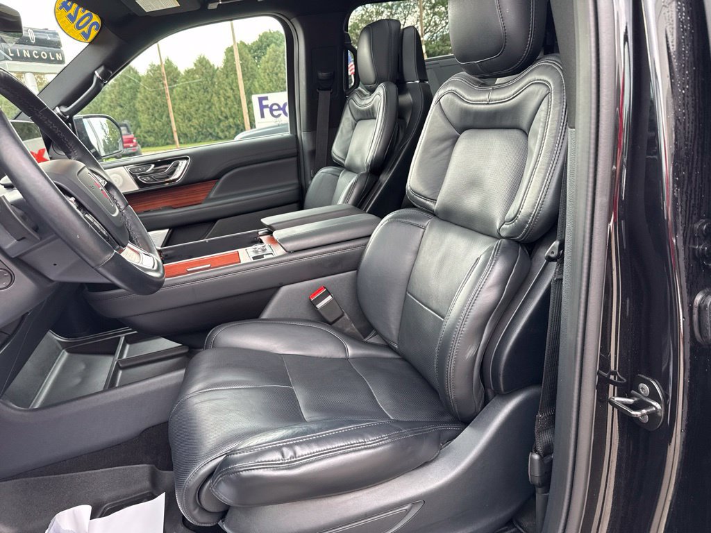 Used 2024 Lincoln Navigator L Reserve AWD/4WD image 10