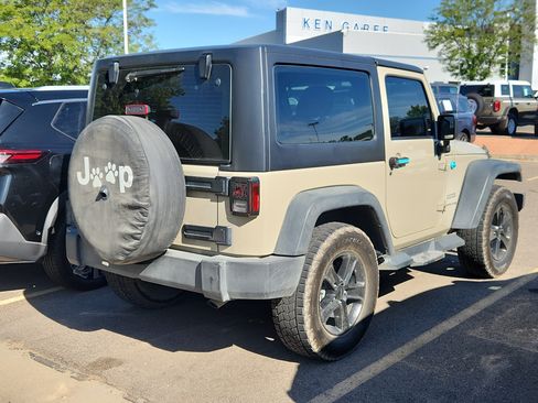 Used 2018 Jeep Wrangler Sport AWD/4WD image 4