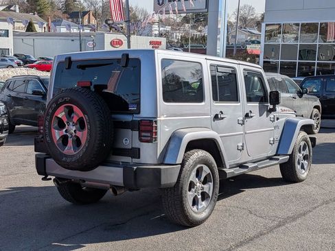 Used 2017 Jeep Wrangler Unlimited Sahara w/ Dual Top Group AWD/4WD image 6