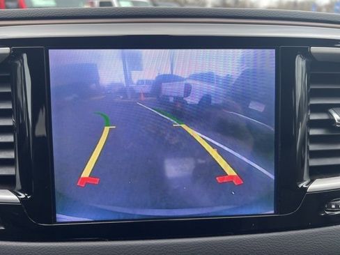 Used 2017 Chrysler Pacifica Touring-L image 13