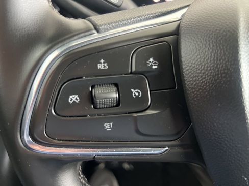 Used 2025 Buick Envista Sport Touring image 41