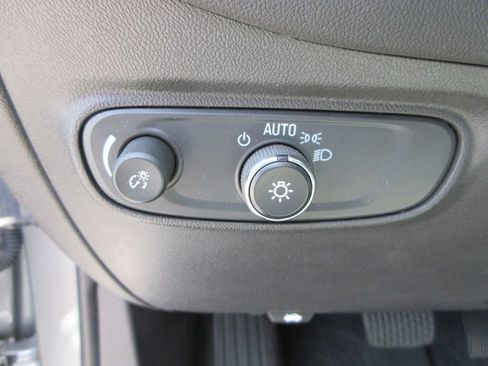 Certified 2024 Chevrolet Equinox LS w/ LS Convenience Package FWD image 21