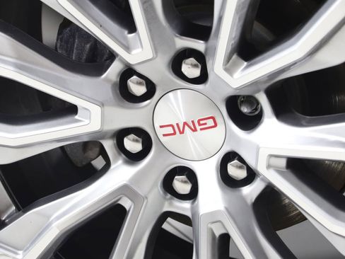 Used 2023 GMC Yukon XL Denali w/ Advanced Technology Package image 19