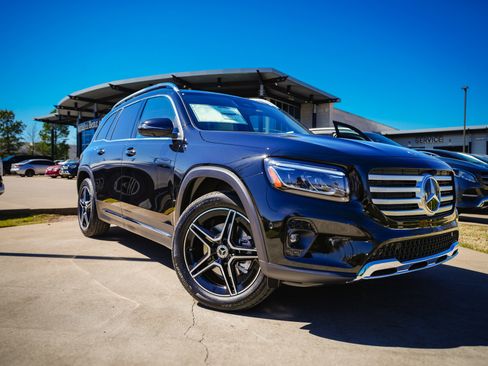 New 2026 Mercedes-Benz GLB 250 4MATIC image 2