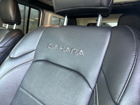 Used 2023 Jeep Wrangler Sahara w/ Cold Weather Group image 13