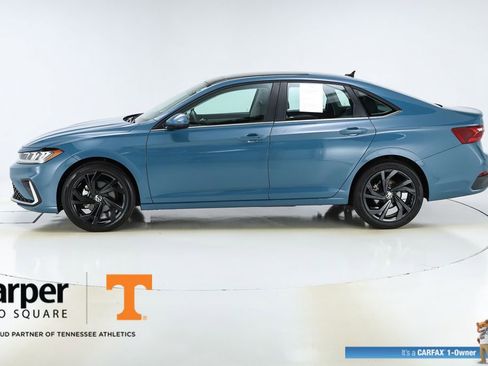Used 2025 Volkswagen Jetta SE w/ Sunroof Package FWD image 39