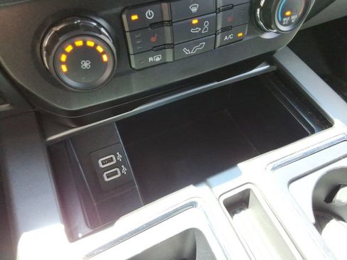 Used 2020 Ford F150 XLT w/ Equipment Group 302A Luxury AWD/4WD image 34
