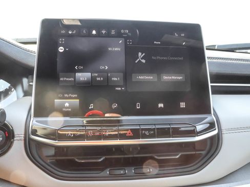 New 2026 Jeep Compass Limited image 17