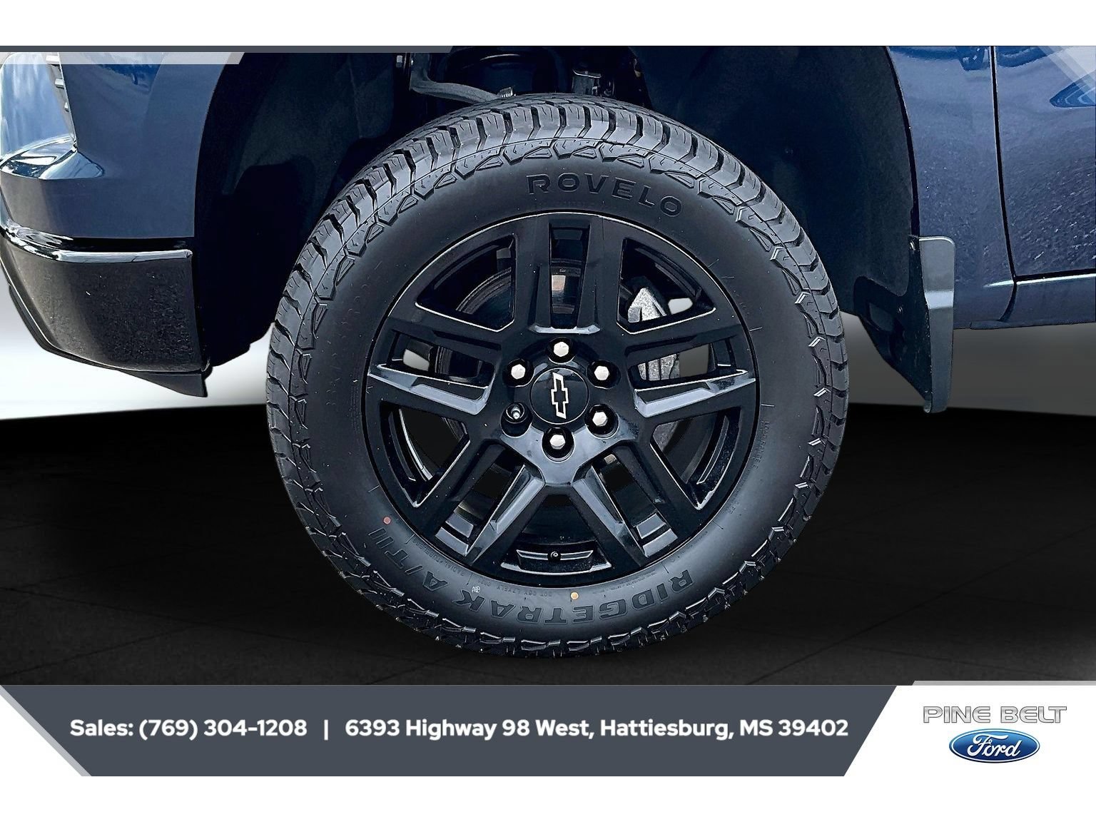 Used 2023 Chevrolet Silverado 1500 LT Trail Boss w/ Protection Package AWD/4WD image 7