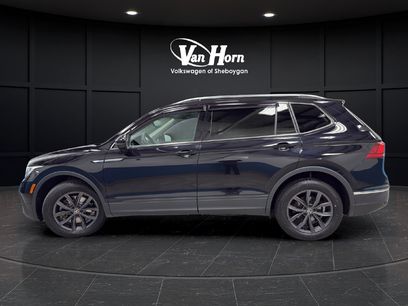 Used 2022 Volkswagen Tiguan SE w/ Panoramic Sunroof Package