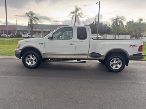 Used 2002 Ford F150 Lariat image 3