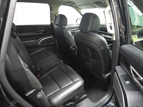 Used 2023 Kia Telluride LX AWD/4WD image 17