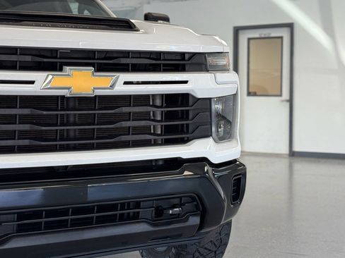 Used 2024 Chevrolet Silverado 2500 Custom w/ Custom Value Package AWD/4WD image 11
