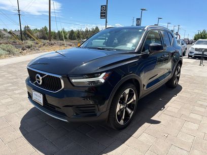 Used 2020 Volvo XC40 T5 Momentum w/ Protection Package Premier
