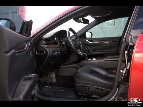 Used 2018 Maserati Quattroporte S image 26