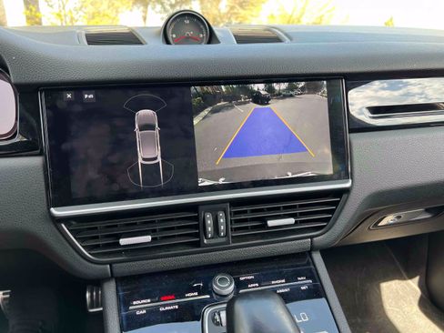 Used 2019 Porsche Cayenne S AWD/4WD image 9