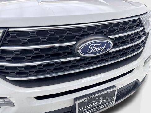 Used 2022 Ford Explorer XLT w/ Equipment Group 202A AWD/4WD image 26