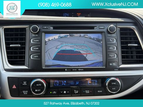 Used 2019 Toyota Highlander SE AWD/4WD image 16