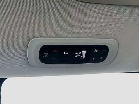 Used 2019 Chrysler Pacifica Touring-L w/ Advanced Safetytec Group FWD image 30