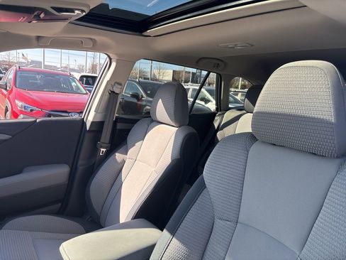 Used 2025 Subaru Outback Premium image 5