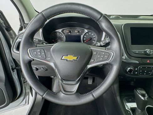 Used 2020 Chevrolet Equinox LT w/ Driver Convenience Package AWD/4WD image 11