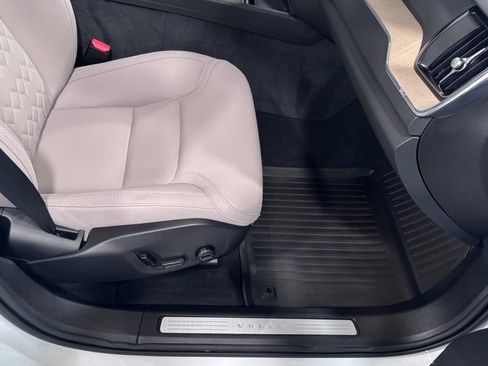 Certified 2026 Volvo XC60 B5 Plus AWD/4WD image 18