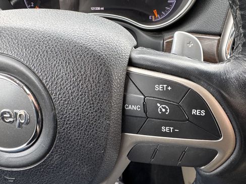 Used 2015 Jeep Grand Cherokee Limited w/ Luxury Group II AWD/4WD image 26