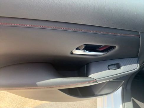 Used 2024 Nissan Sentra SR FWD image 12