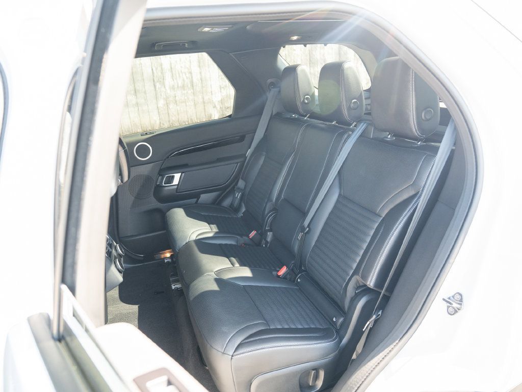 Used 2025 Land Rover Discovery S AWD/4WD image 35