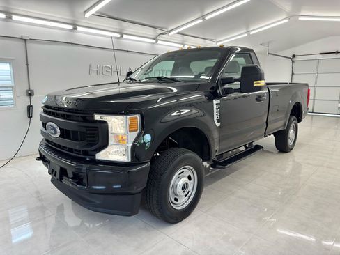 Used 2022 Ford F250 XL w/ Power Equipment Group AWD/4WD image 1