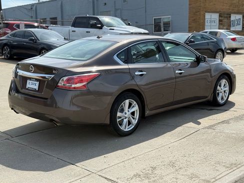 Used 2015 Nissan Altima 2.5 SV image 5