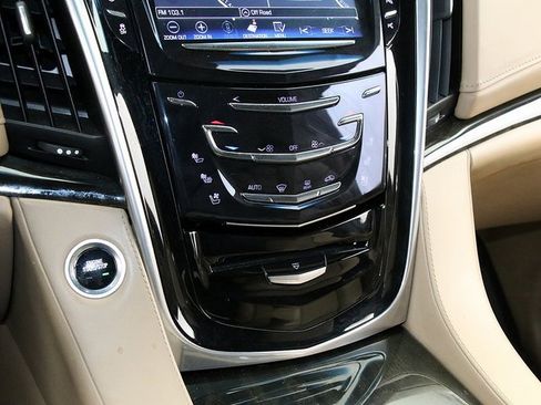 Used 2018 Cadillac Escalade ESV Platinum image 25
