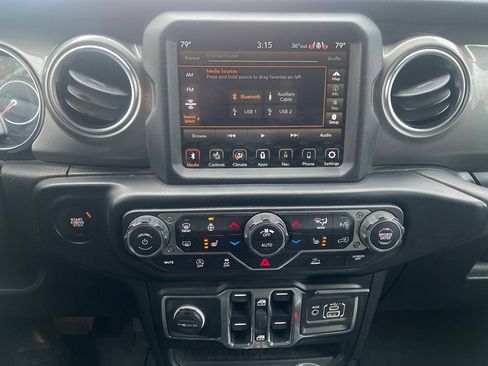 Used 2022 Jeep Wrangler Unlimited Sahara w/ Cold Weather Group image 28