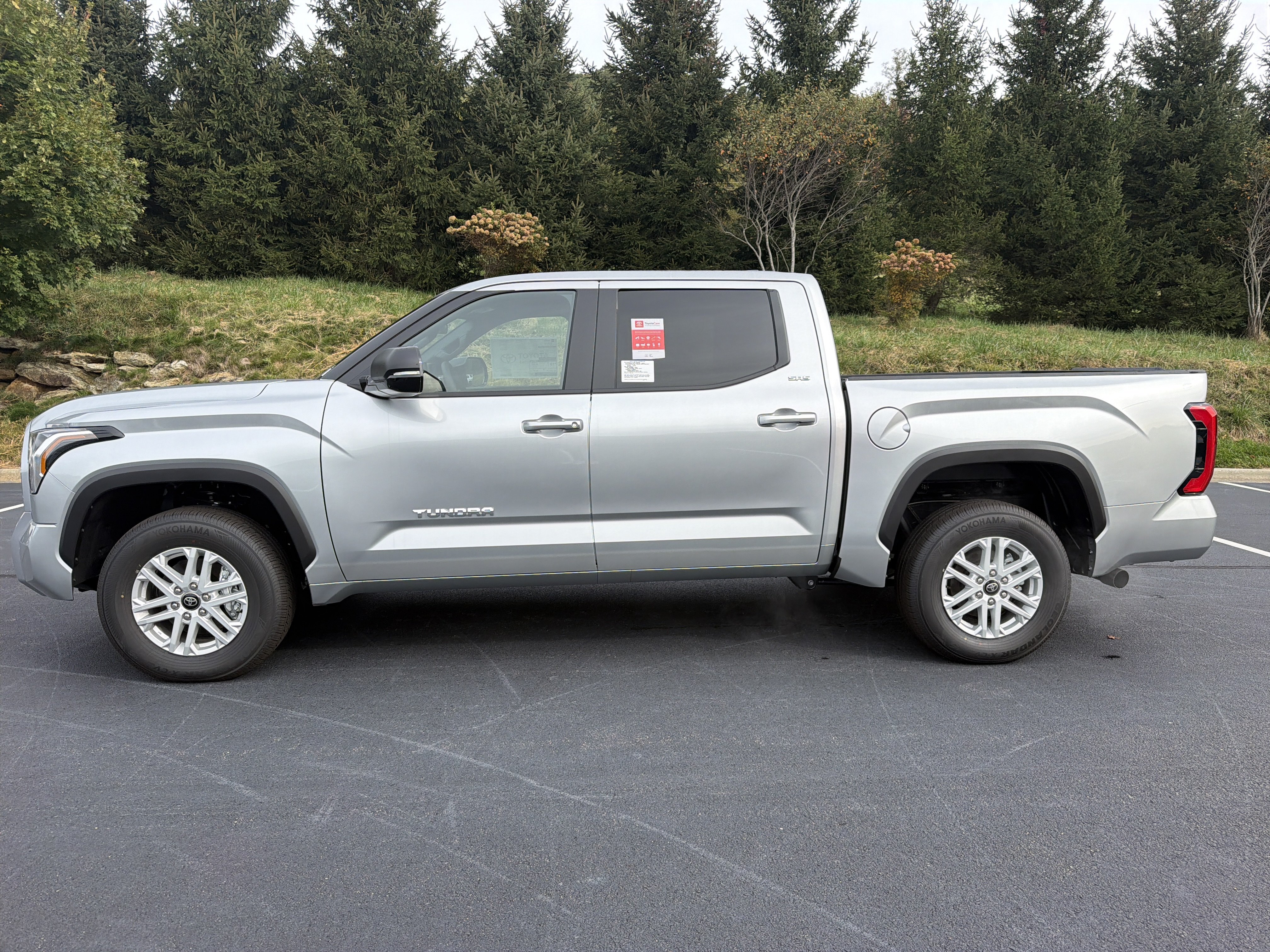 New 2026 Toyota Tundra SR5 w/ SR5 Premium Package AWD/4WD image 28