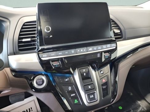 New 2026 Honda Odyssey Touring image 25