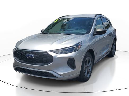 Used 2023 Ford Escape ST-Line w/ Tech Pack #1 FWD image 3