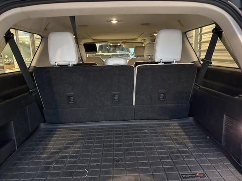 Used 2018 Ford Expedition Max Platinum AWD/4WD image 17