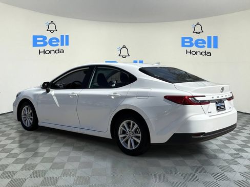 Used 2025 Toyota Camry LE FWD image 3