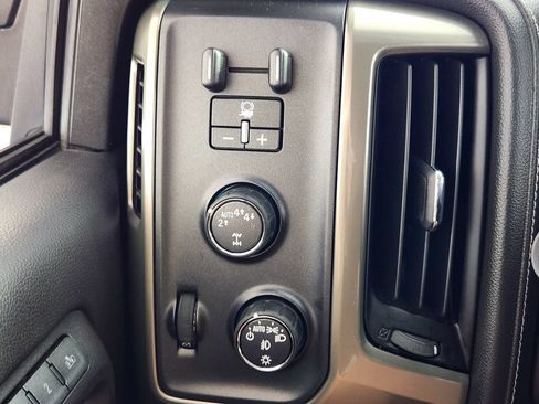 Used 2017 Chevrolet Silverado 1500 High Country AWD/4WD image 27